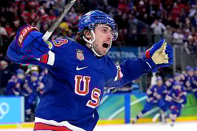 Olympics: Ice Hockey-Men Quarterfinal- USA-SWE