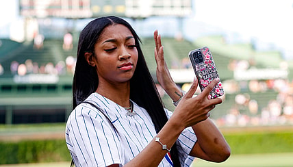MLB: Atlanta Braves at Chicago Cubs