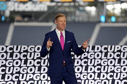 alexi lalas caitlin clark