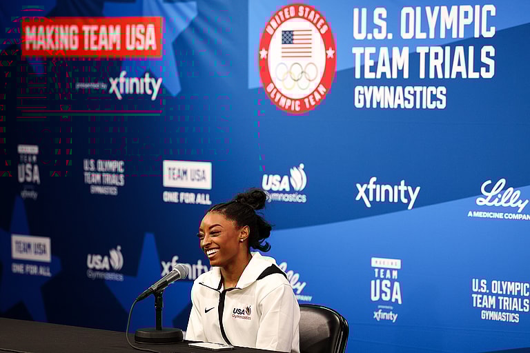 Simone Biles, Tayler Swift