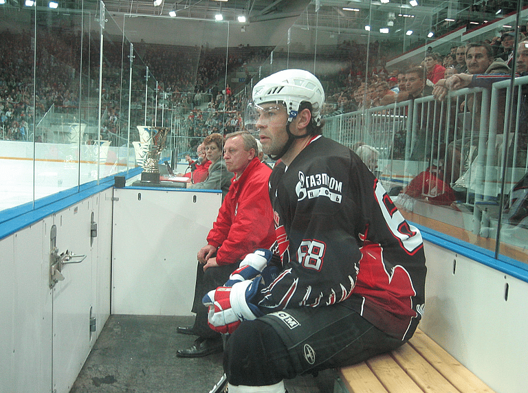 Jágr sitting in a penalty box while playing with Omsk, August 2008