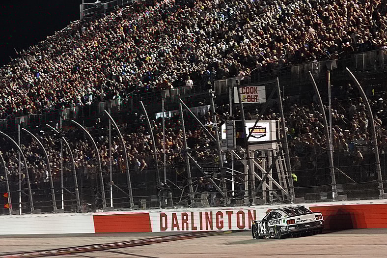 NASCAR: Cook Out Southern 500 / goodyear 400