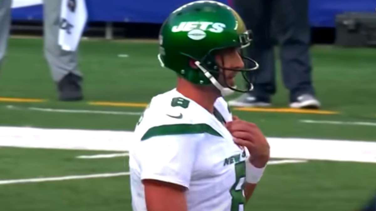 Aaron Rodgers Makes Official Decision On Whether Or Not He'll Play For