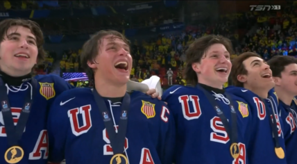 This Is The Way: Arm-In-Arm USA Hockey Team Belts Out National Anthem After Winning Gold