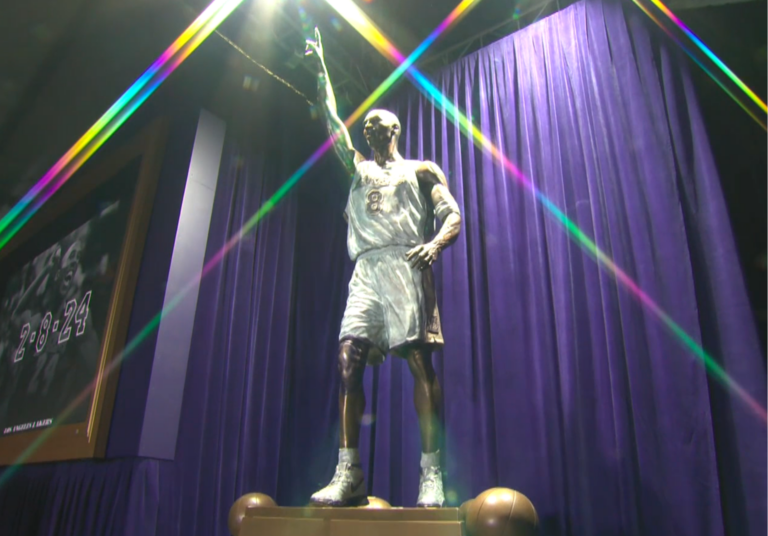 Kobe Bryant Lakers Statue