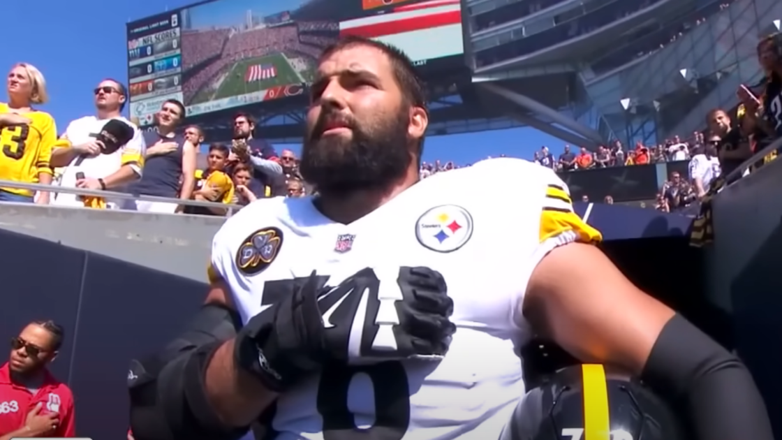 Alejandro Villanueva Stands Alone For The National Anthem