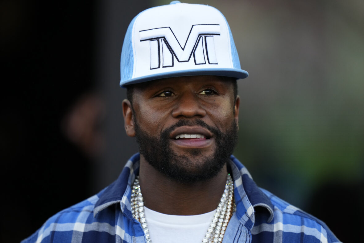 Floyd Mayweather’s Amazing Act Of Altruism Ahead Of Los Angeles Clippers Playoff Game